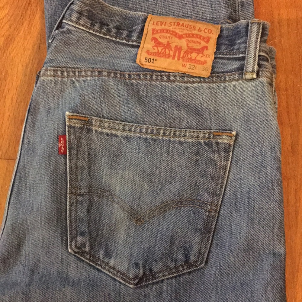 VINTAGE LEVI’s 501 button fly jeans 32x30 LIKE NEW